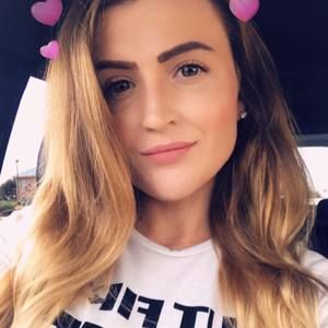 Meet your Posher, Caylin